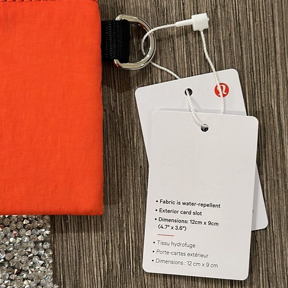 Lululemon Test of Time Card Holder Autumn Red NWT UNISEX - Picture 3 of 6
